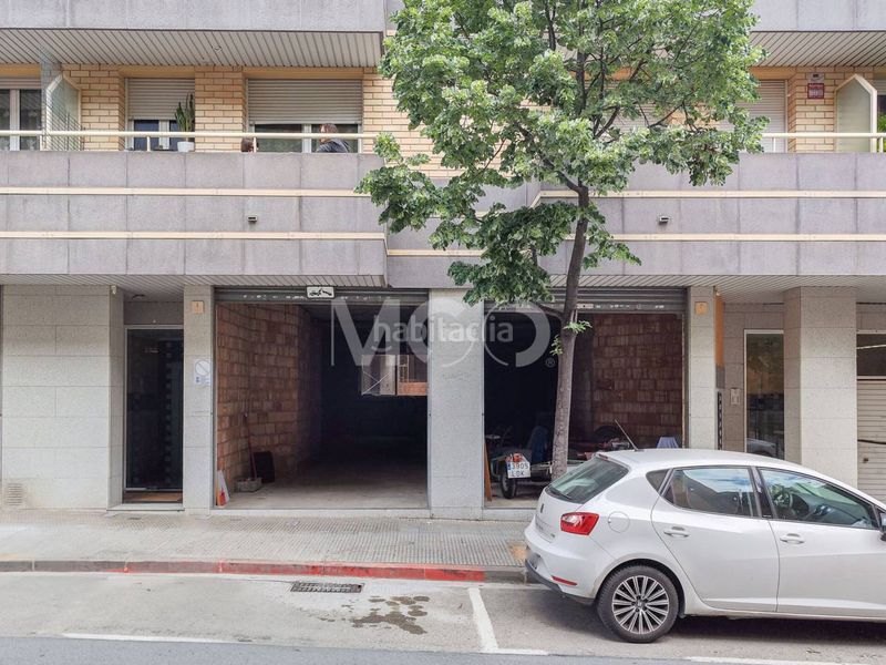 Foto bc7ed17f-f1ca-4a42-988f-932ebb4134dd. Local comercial a calle cortines 7 a Caputxins-Ambulatori Vic