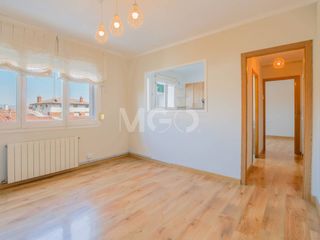 Flat  Calle bellmunt. Piso en venta en sant hipòlit de voltregà