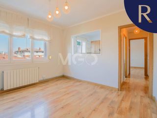 Pis  Calle bellmunt. Piso en venta en sant hipòlit de voltregà