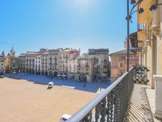 Flat  Plaza major. Piso en venta en la plaza mayor