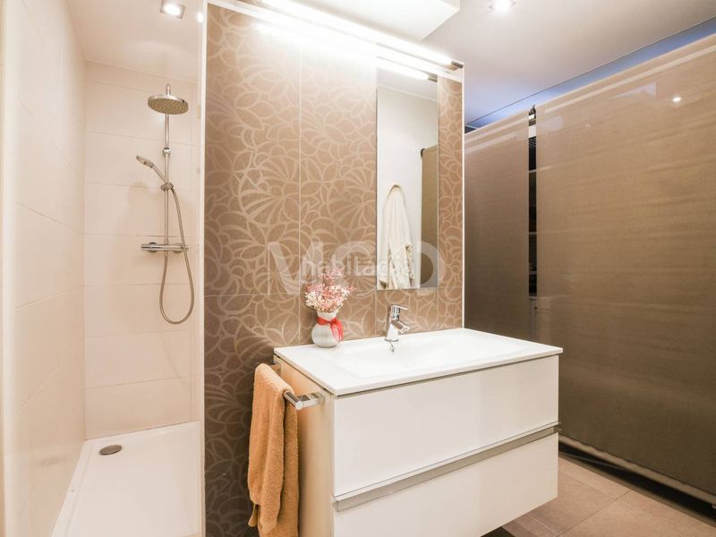 Foto bb746ace-6855-471b-8200-11c6c6a0c2fb. Casa a calle masies de roda 14 a Manlleu