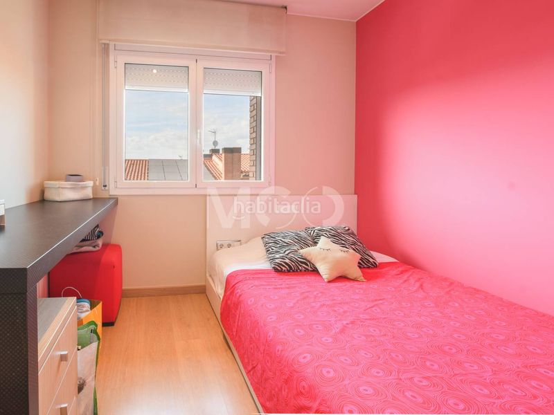 Foto d12de60f-9522-4a24-9ecb-3b8f4d776016. Casa a calle masies de roda 14 a Manlleu
