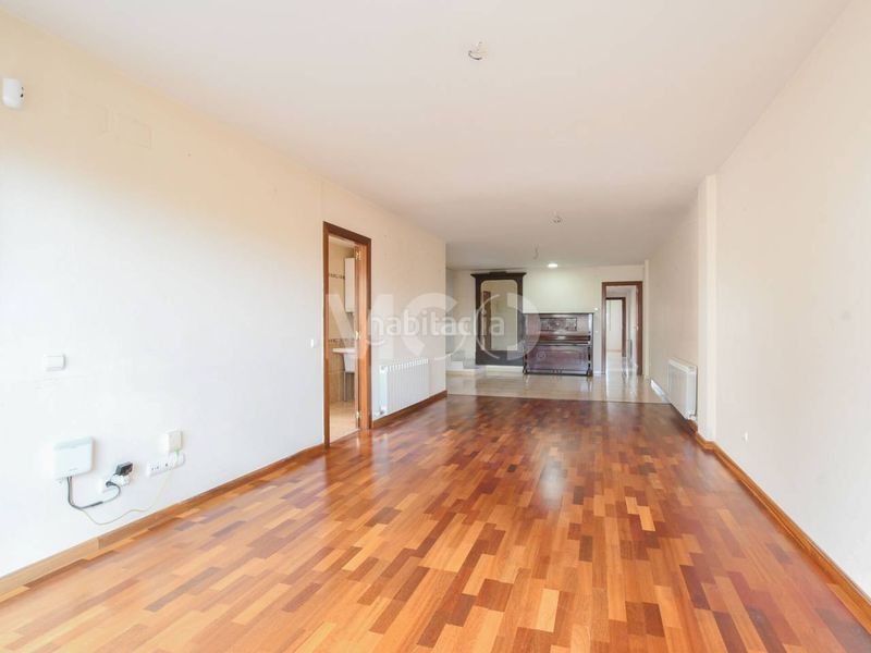 Foto a6c8062d-0f2c-4d6d-8c98-4f9444376250. Dúplex a calle bisbe strauch 11 a Remei-La Guixa Vic
