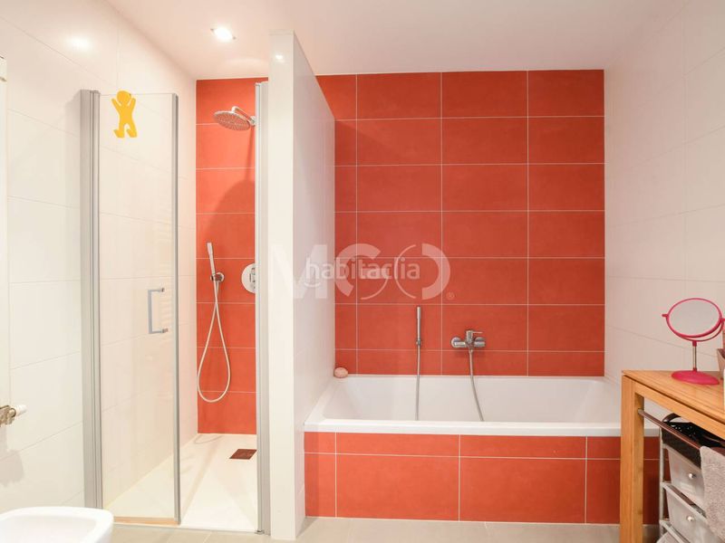 Foto 27292ab5-e1d0-416e-9791-c3d032f4264a. Casa amb calefacció aparcament piscina a Santa Eugènia de Berga