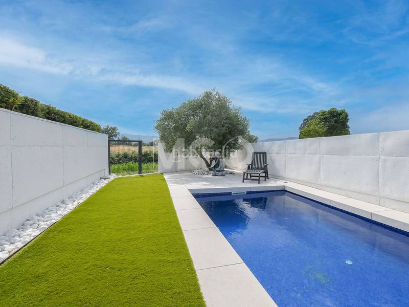 Foto a54fe431-037c-4f74-985c-950d74833573. Casa amb calefacció aparcament piscina a Santa Eugènia de Berga
