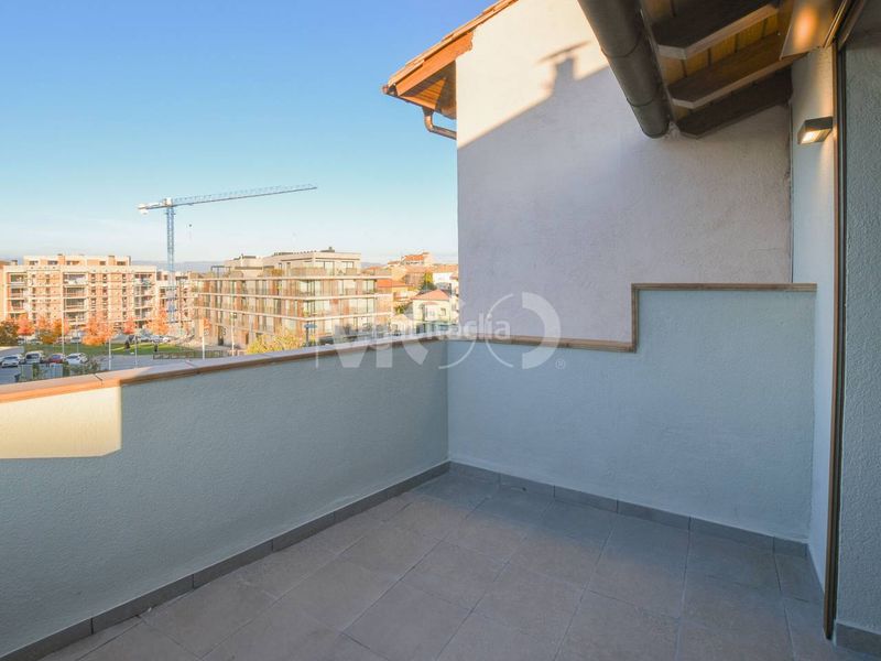 Foto e8c2bbbe-9720-4f9e-9bdf-ed1446a2eae6. Casa amb calefacció aparcament a Nord Vic