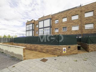 Pis  Calle angel guimerà. Piso en venta en tona