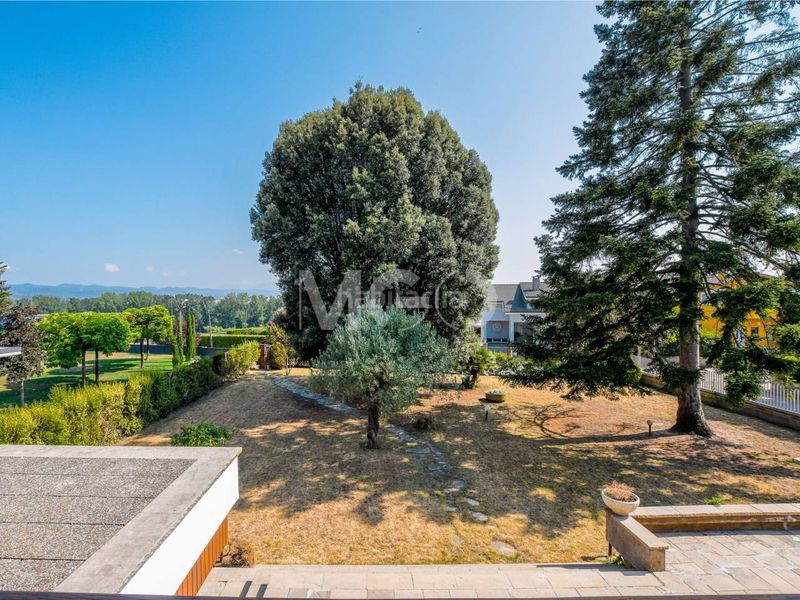 Foto 1ee15707-0256-45ce-bf8f-f4a9e9be659c. Casa amb aparcament a Manlleu