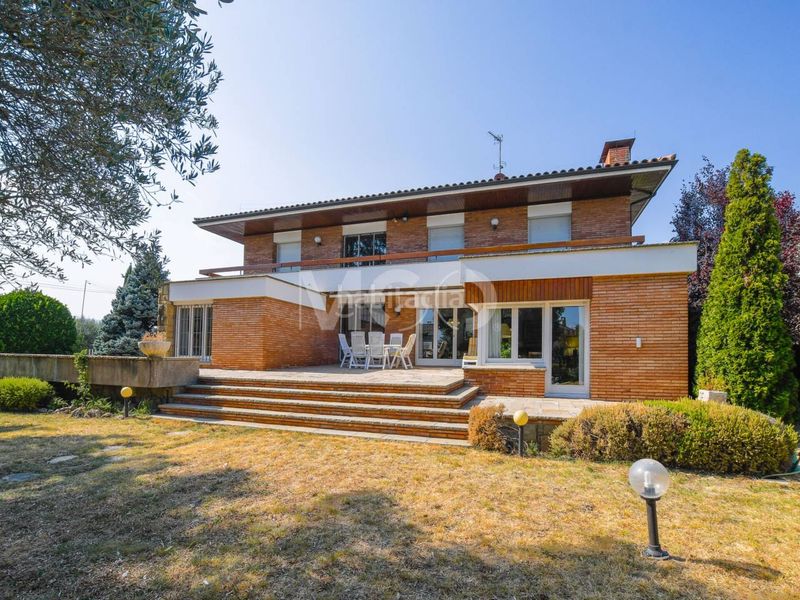 Foto 397b2745-9975-4cc8-bbef-0f95c7aee3d7. Casa amb aparcament a Manlleu