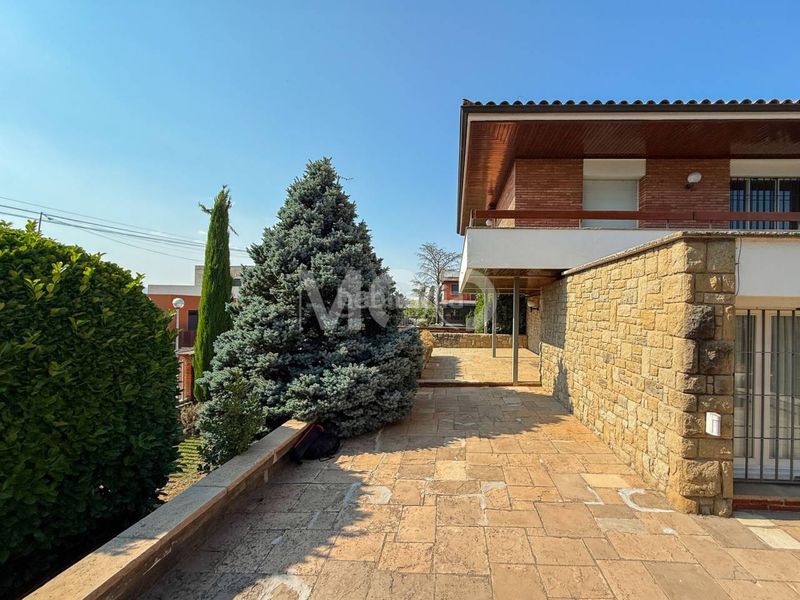 Foto 8b68eb41-f397-4668-9969-53719935e989. Casa amb aparcament a Manlleu