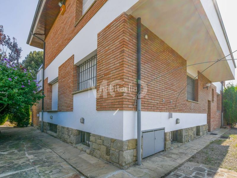 Foto d514a649-605b-4ddc-8dc5-5356447bd951. Casa amb aparcament a Manlleu