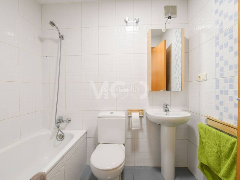 Foto ac20b37a-2645-49ba-90a1-ad00f38be0af. Pis amb calefacció aparcament a Caputxins-Ambulatori Vic