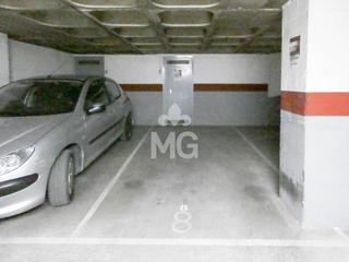 Aparcament cotxe a Jacint verdaguer 28. Pàrquing i traster en venda