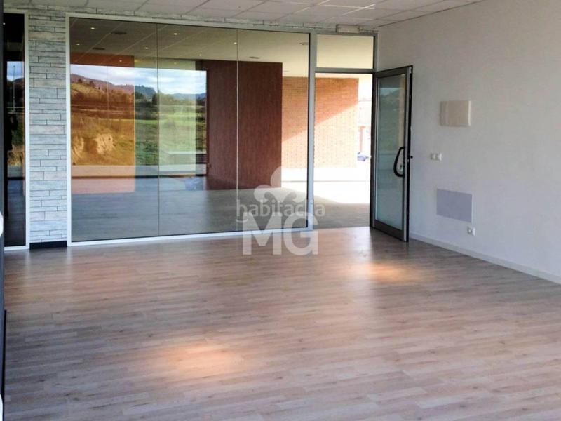 Foto 55cabc99-8682-4e0d-ac00-923923959846. Alquiler local comercial local en alquiler en nordel sucreuniversitat en Vic