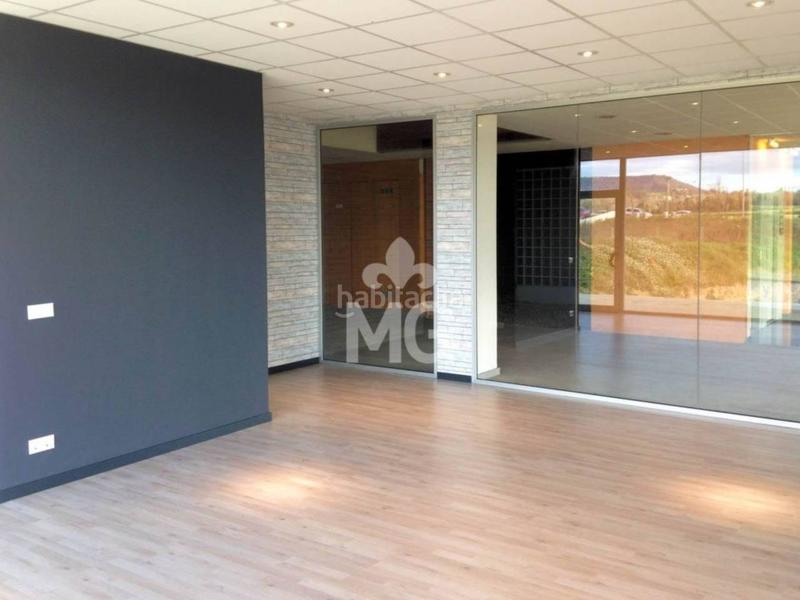 Foto 9e10f0fd-6f3f-4f4c-bf12-03dfa4bc80b1. Alquiler local comercial local en alquiler en nordel sucreuniversitat en Vic