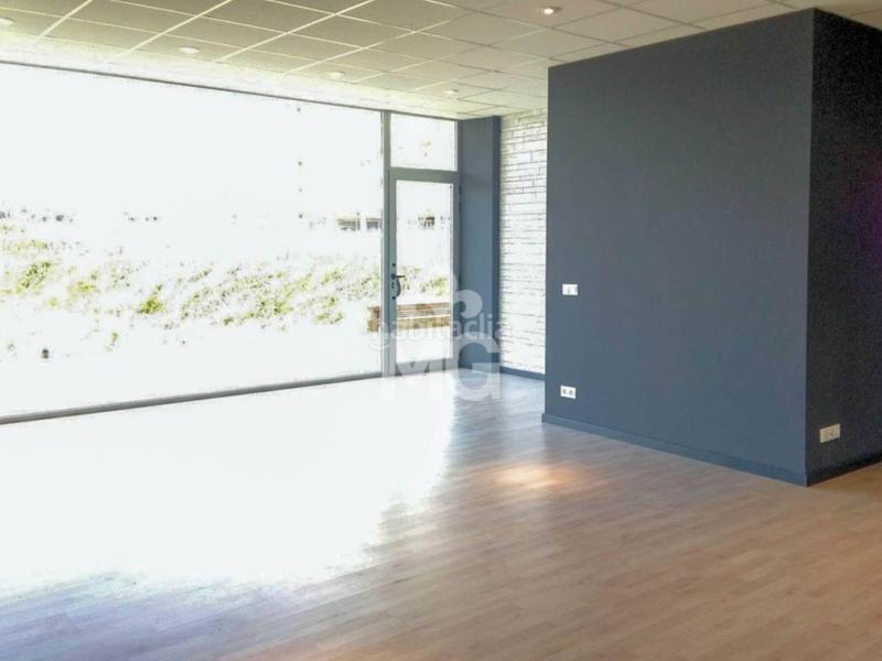 Foto e1053376-cf02-4e69-88c3-f7d2b4ef9695. Alquiler local comercial local en alquiler en nordel sucreuniversitat en Vic