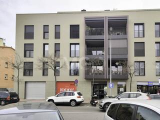 Lloguer Local Comercial a Sant segimon 6. Local a estrenar a vic