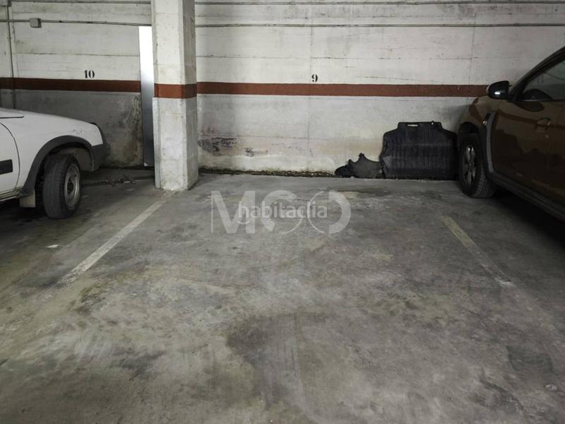 Foto 33b8f857-c633-40bd-8324-3b1f15be6292. Parking coche en joan xxiii 9 lot daparcaments en venda a en Vic