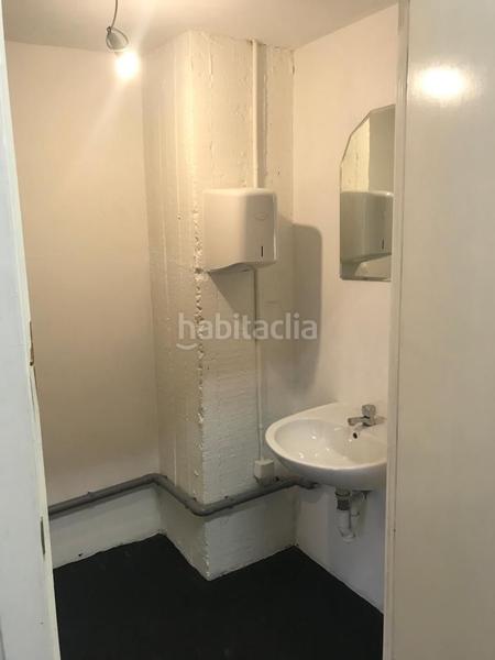 Foto dc821419-0201-4017-83e4-1311055e7c1c. Local comercial local com. en venta en garcía barbón. en Vigo