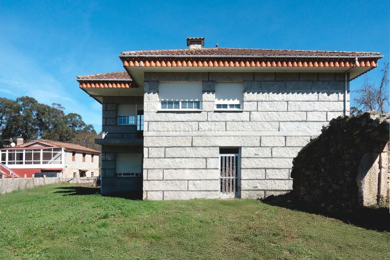 Foto 88b26cbd-03b2-486c-941c-c22572ac13d5. Xalet amb aparcament a Salceda de Caselas