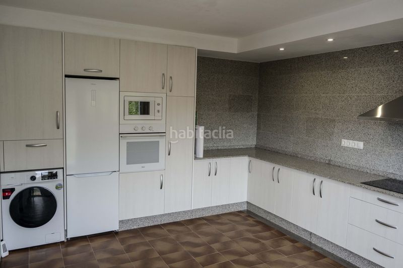 Foto 02e31f1f-6496-44f1-9d10-dcab5dc8bc7c. Casa con parcheggio in Vilaboa