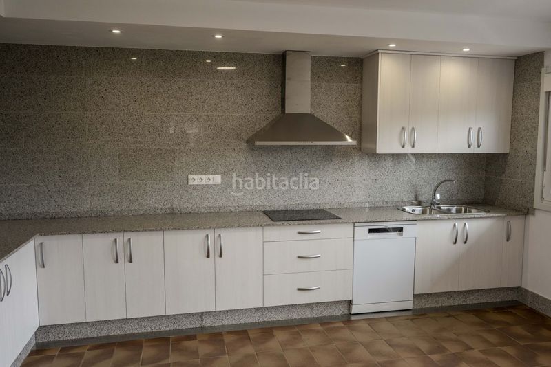 Foto 7a4d2716-edf7-48ed-b2e3-485b1d18831e. Casa con parcheggio in Vilaboa