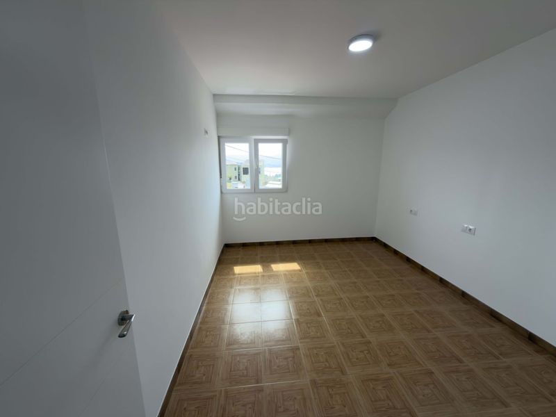 Foto c695afd1-4cc6-4ce1-948b-7505ac7de683. Casa con parcheggio in Vilaboa