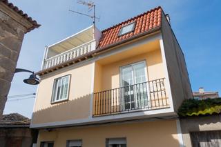 Casa a Meis. Casa en venta en centro, 4 dormitorios.