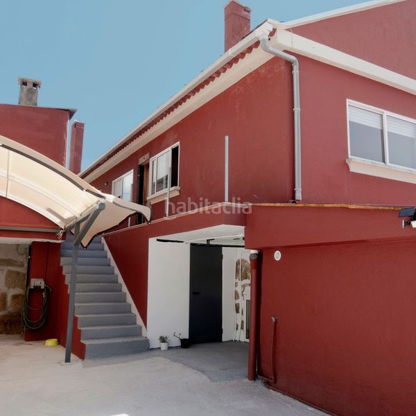Foto a3c5be58-6b62-44e7-96ff-1737d4fdf1f9. Casa amb calefacció aparcament a Gondomar