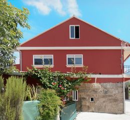 Haus en Gondomar. Casa en venta en villaza, 8 dormitorios.