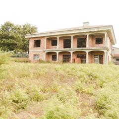 Maison à Redondela. Casa en venta en o viso, 5 dormitorios.