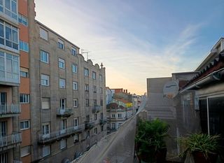 Etagenwohnung en Plaza Espa�a - Corte Ingl�s. Piso en venta en teis, 3 dormitorios.