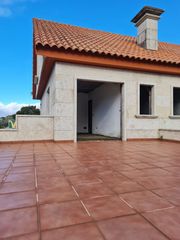 Xalet a Guarda (A). Chalet en venta en santa cristina, 5 dormitorios.