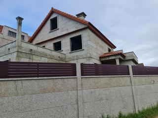 Chalet à Guarda (A). Chalet en venta en santa cristina, 5 dormitorios.