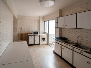 Location Appartement à Centro - Echegaray. Piso en alquiler en pontevedra, 4 dormitorios.