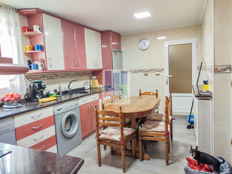 Foto a2d0b0b6-1d68-4220-853c-32a518cc657b. Chalet en Barriada de Yagüe Burgos