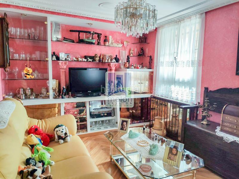 Foto e15499d1-6645-4896-8ffb-de8f35a066b5. Chalet en Barriada de Yagüe Burgos