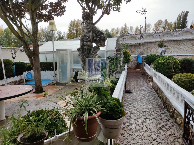 Foto e9c3223f-c702-4938-a1c1-b55424473a97. Chalet en Barriada de Yagüe Burgos