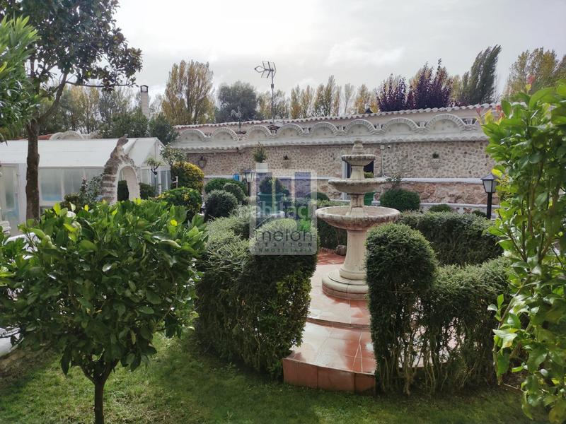 Foto 70bda376-e15f-45a5-9406-a7068f6fbeba. Chalet mit parking in Barriada de Yagüe Burgos