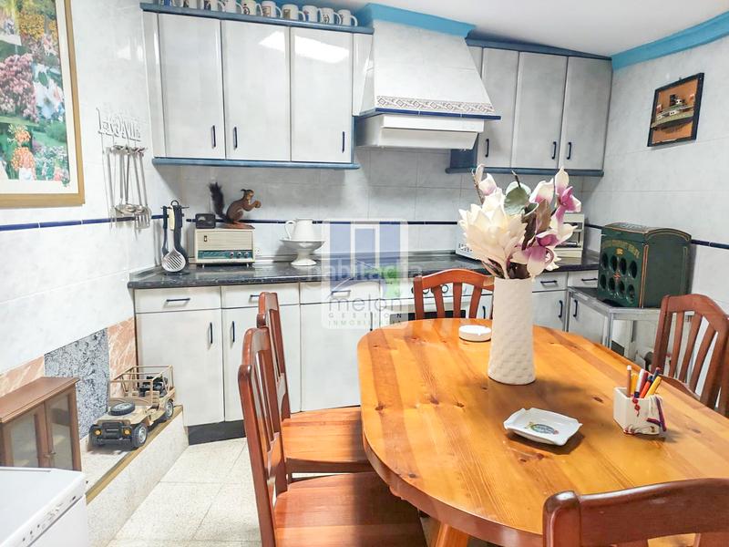 Foto 9b26021b-ee04-437d-b9e8-08164065ed94. Chalet mit parking in Barriada de Yagüe Burgos