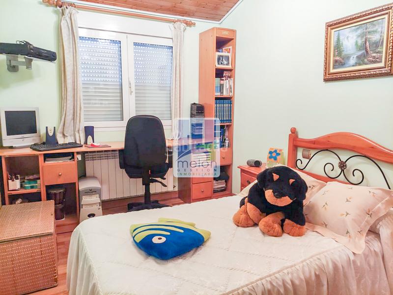 Foto ad60c86a-d9c5-486a-b5ee-7ca61a0455cf. Chalet mit parking in Barriada de Yagüe Burgos