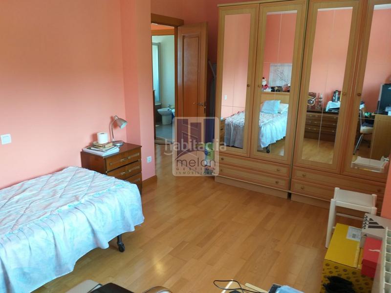 Foto 45110341-a0e6-4de0-9c2c-b2b27d1acf00. Chalet con parcheggio in Alfoz de Quintanadueñas