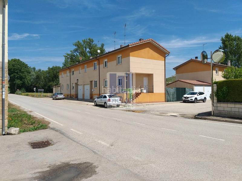 Foto 503cd2eb-183b-4c7d-925a-0069c52cf167. Chalet con parcheggio in Alfoz de Quintanadueñas