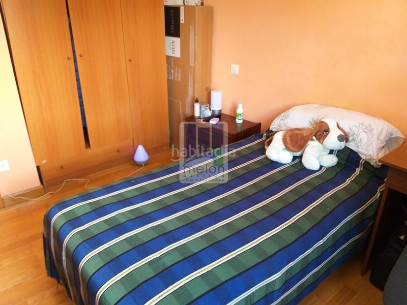 Foto b4175170-da9a-4d72-81bb-42764f5f683e. Chalet con parcheggio in Alfoz de Quintanadueñas