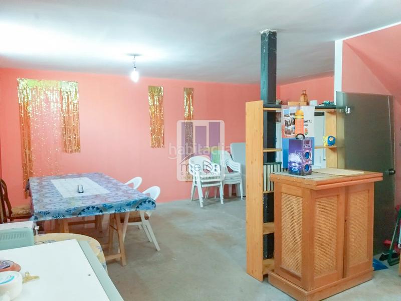 Foto c75935ea-8f19-4ad7-9e5b-acaf6df04167. Chalet con parcheggio in Alfoz de Quintanadueñas