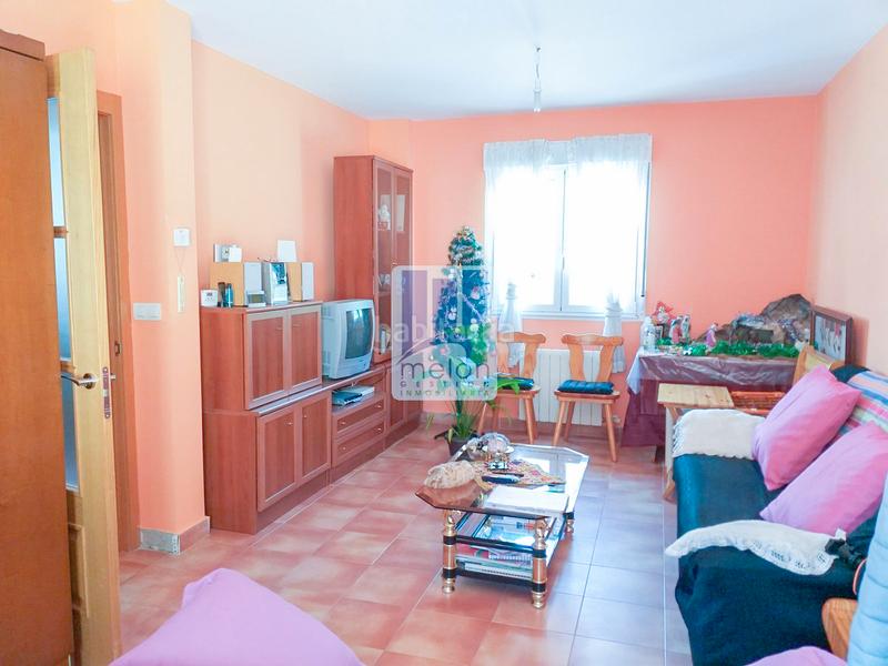 Foto fa071aff-38cd-46e0-adb6-f5ce92e5bdb9. Chalet con parcheggio in Alfoz de Quintanadueñas