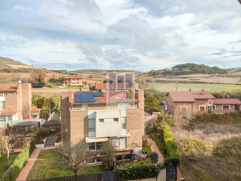 Foto 474b6d50-b5c7-4a57-aebe-ecf0717820cc. Appartamento con parcheggio in Barriada de Yagüe Burgos