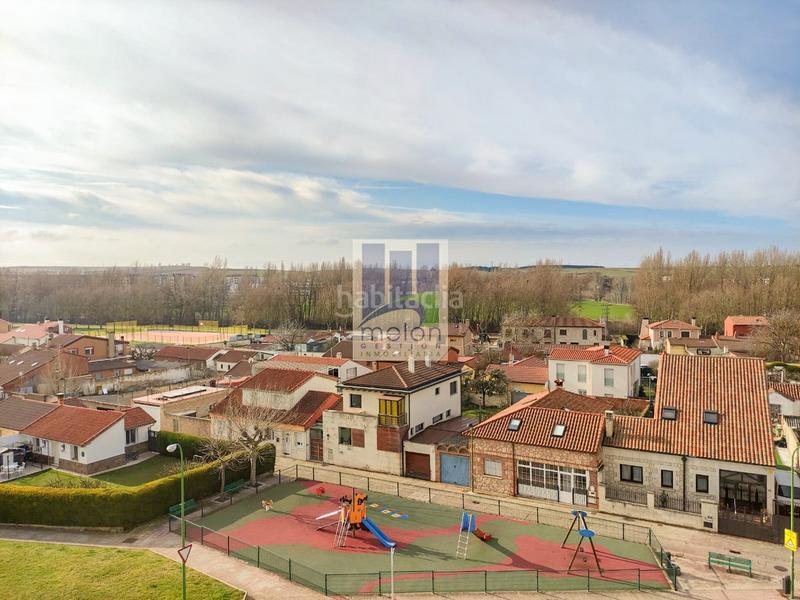 Foto d38e3848-3ebd-401f-bc72-ff951fd8ea22. Appartamento con parcheggio in Barriada de Yagüe Burgos