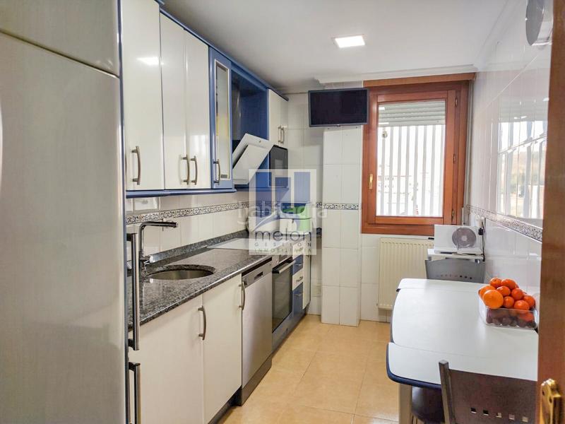 Foto fbaf6988-25a8-4181-a709-5e85bd4c6406. Appartamento con parcheggio in Barriada de Yagüe Burgos