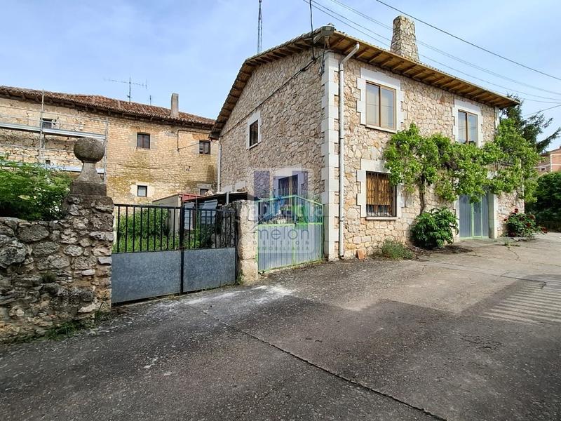 Foto 781ae20b-cc4a-4bc2-8637-34222b45e1b8. Chalet with parking in Modúbar de la Emparedada